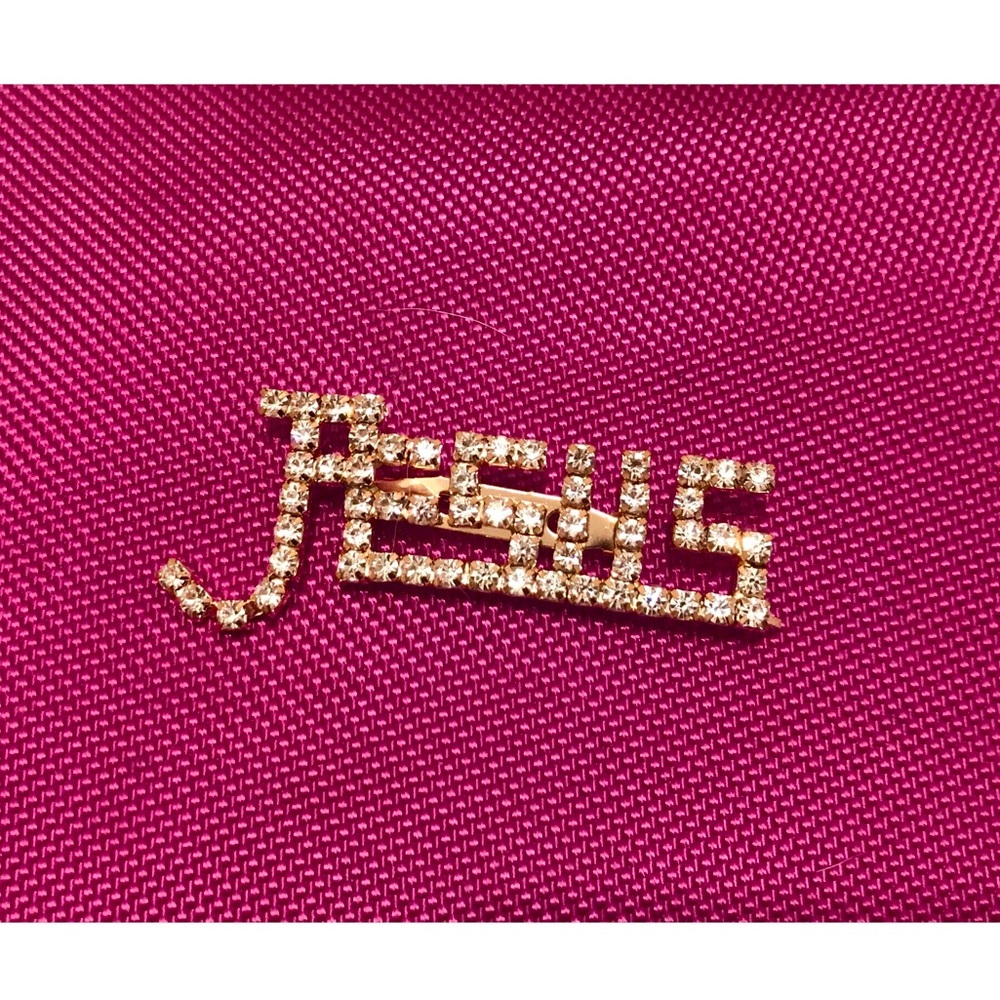 Rhinestone Gold-plated “Jesus” Fashion Pin